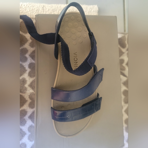 Vionic Sandals - Picture 3 of 5